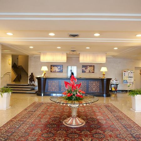 Perugia Plaza Hotel Interno foto