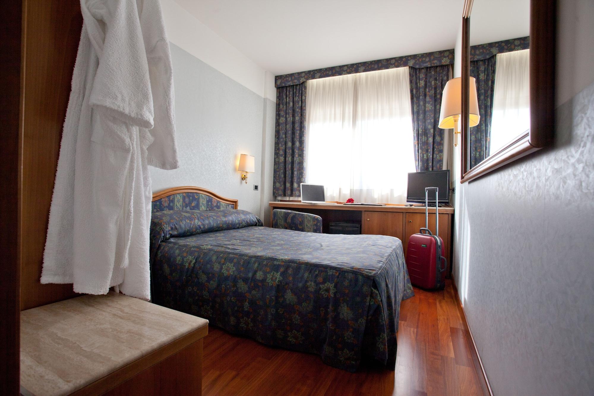 Perugia Plaza Hotel Esterno foto