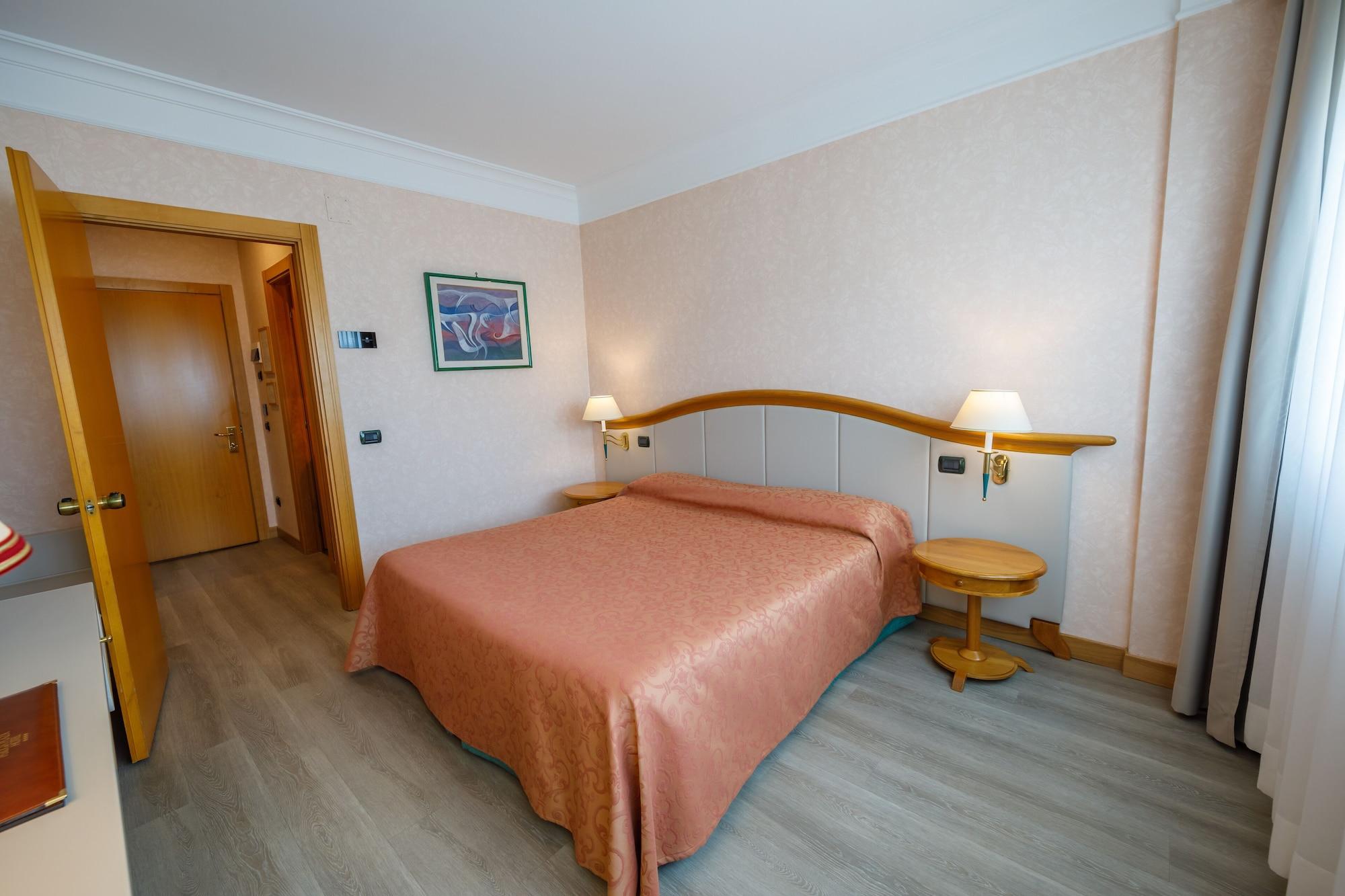 Perugia Plaza Hotel Esterno foto