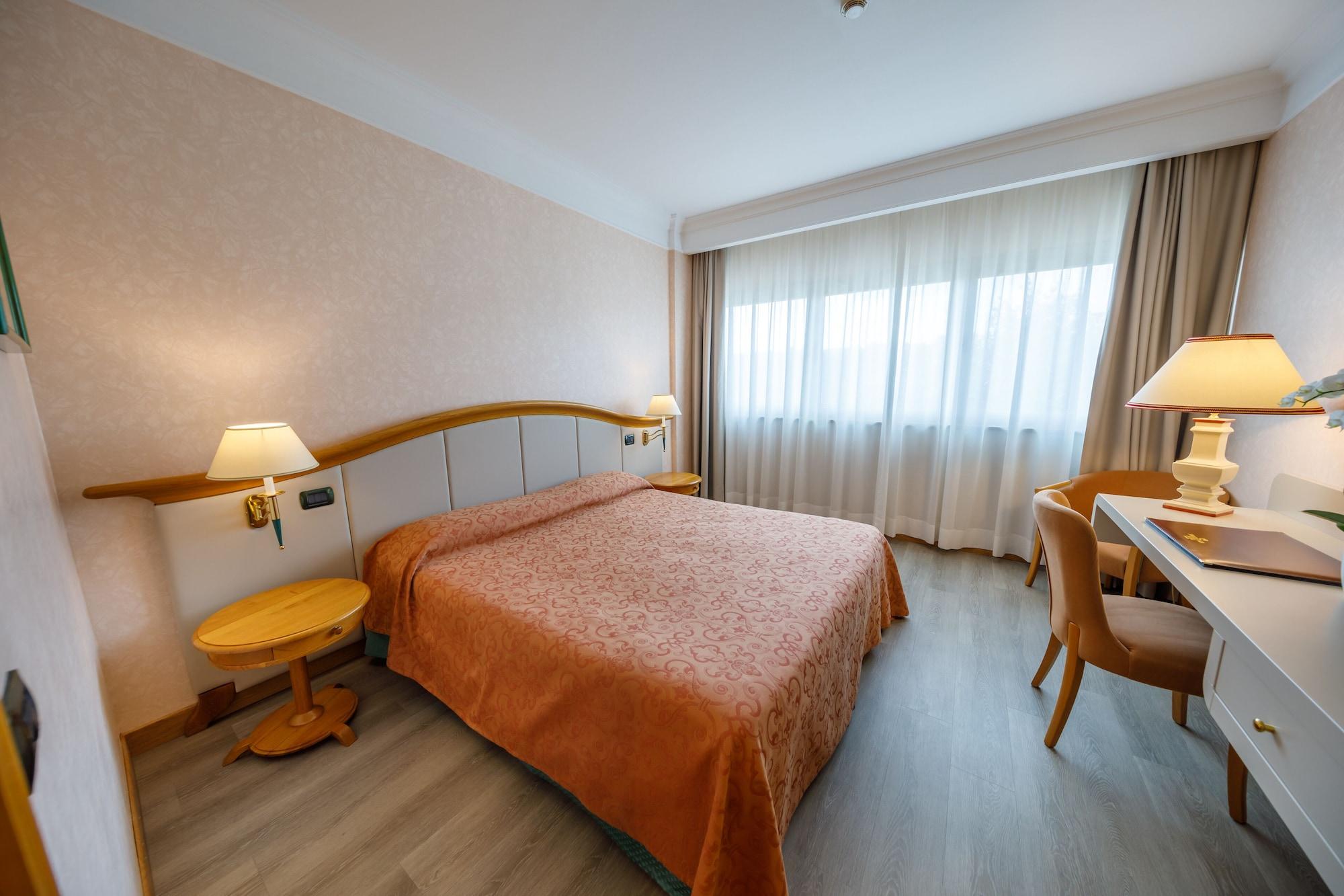 Perugia Plaza Hotel Esterno foto