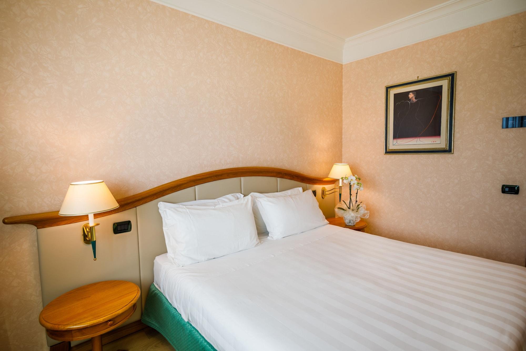Perugia Plaza Hotel Esterno foto