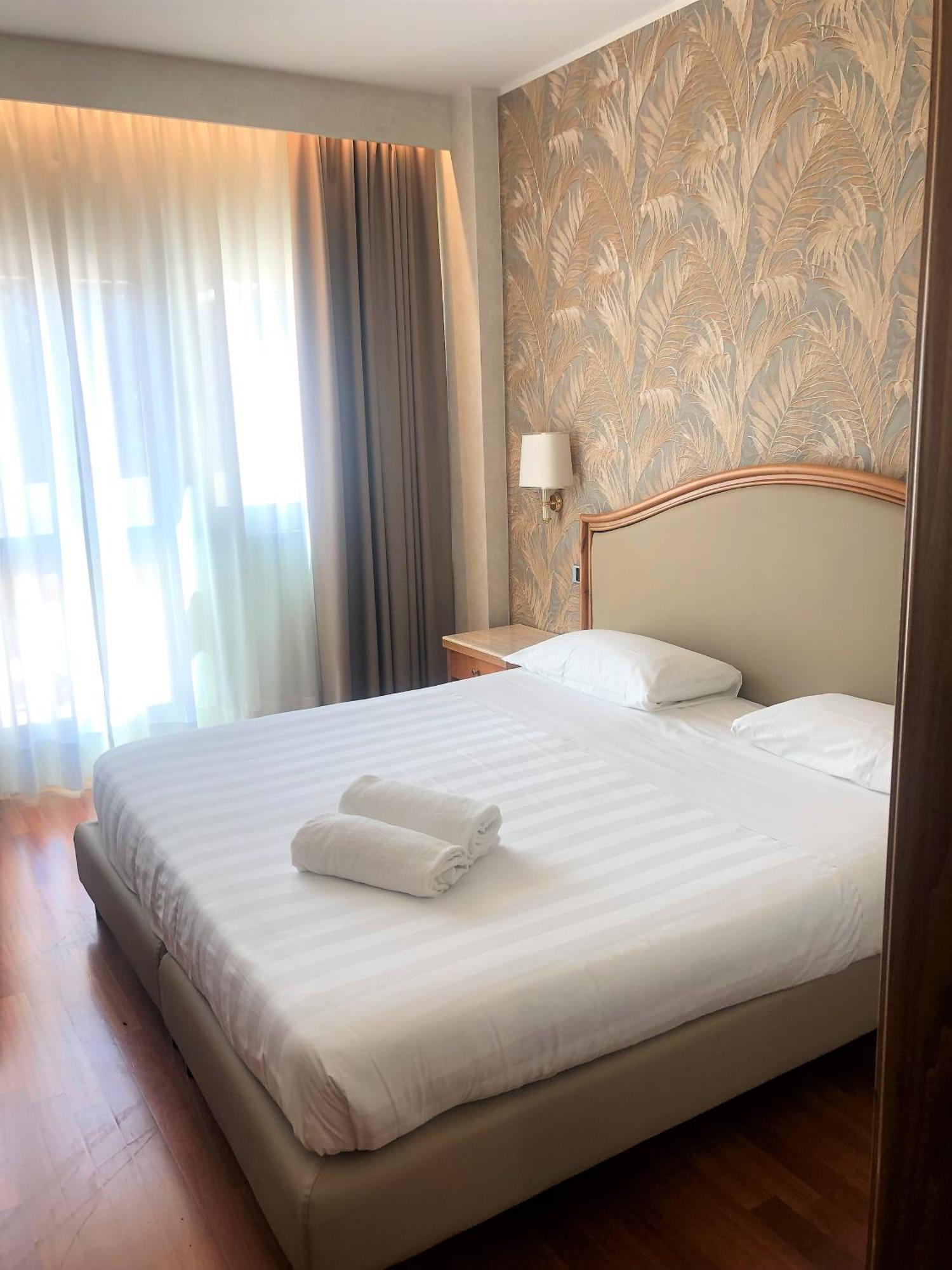Perugia Plaza Hotel Esterno foto