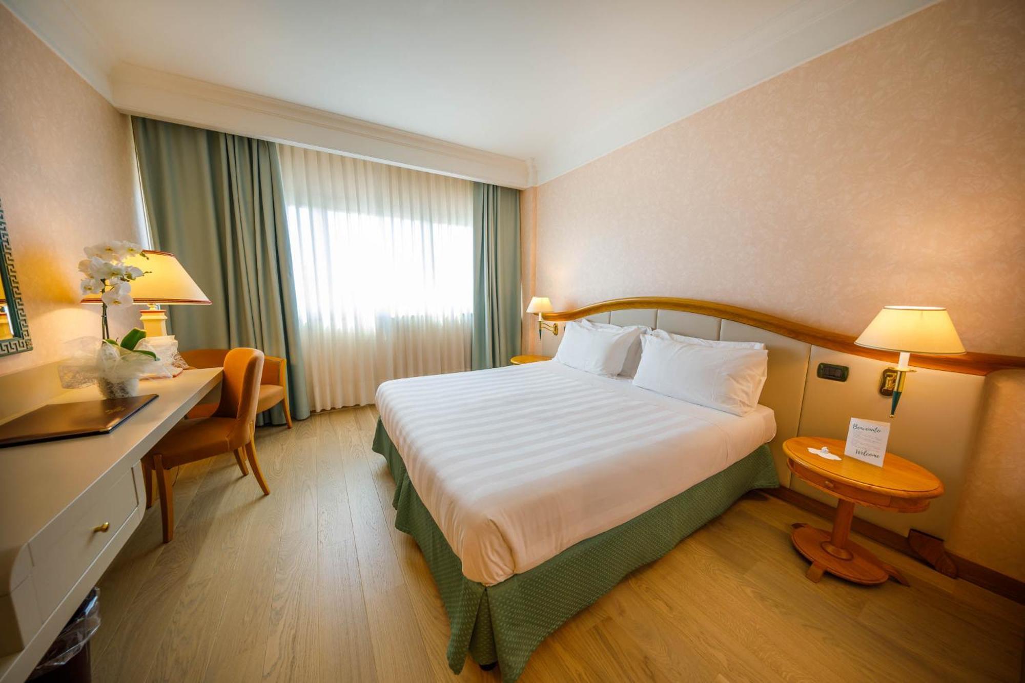 Perugia Plaza Hotel Esterno foto