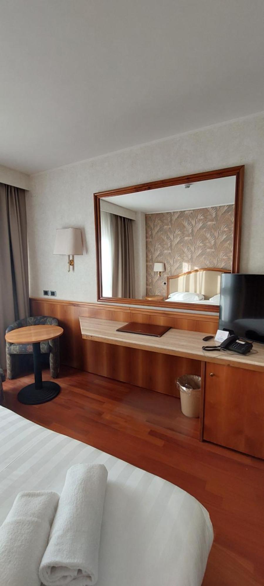 Perugia Plaza Hotel Esterno foto