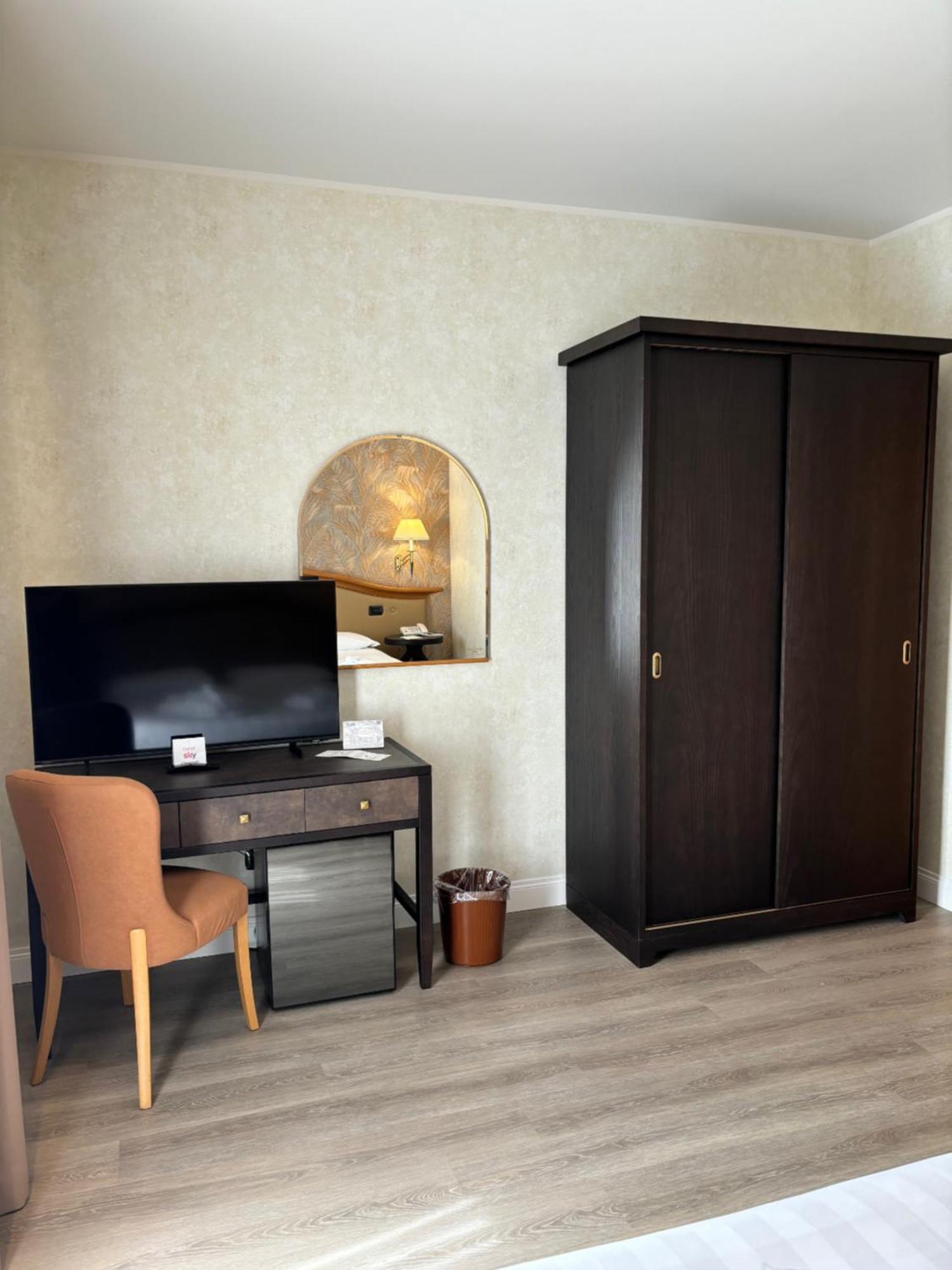 Perugia Plaza Hotel Esterno foto