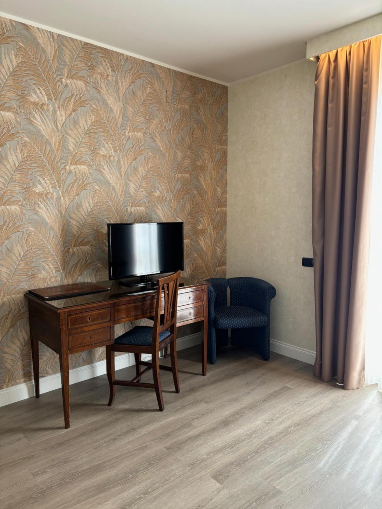 Perugia Plaza Hotel Esterno foto