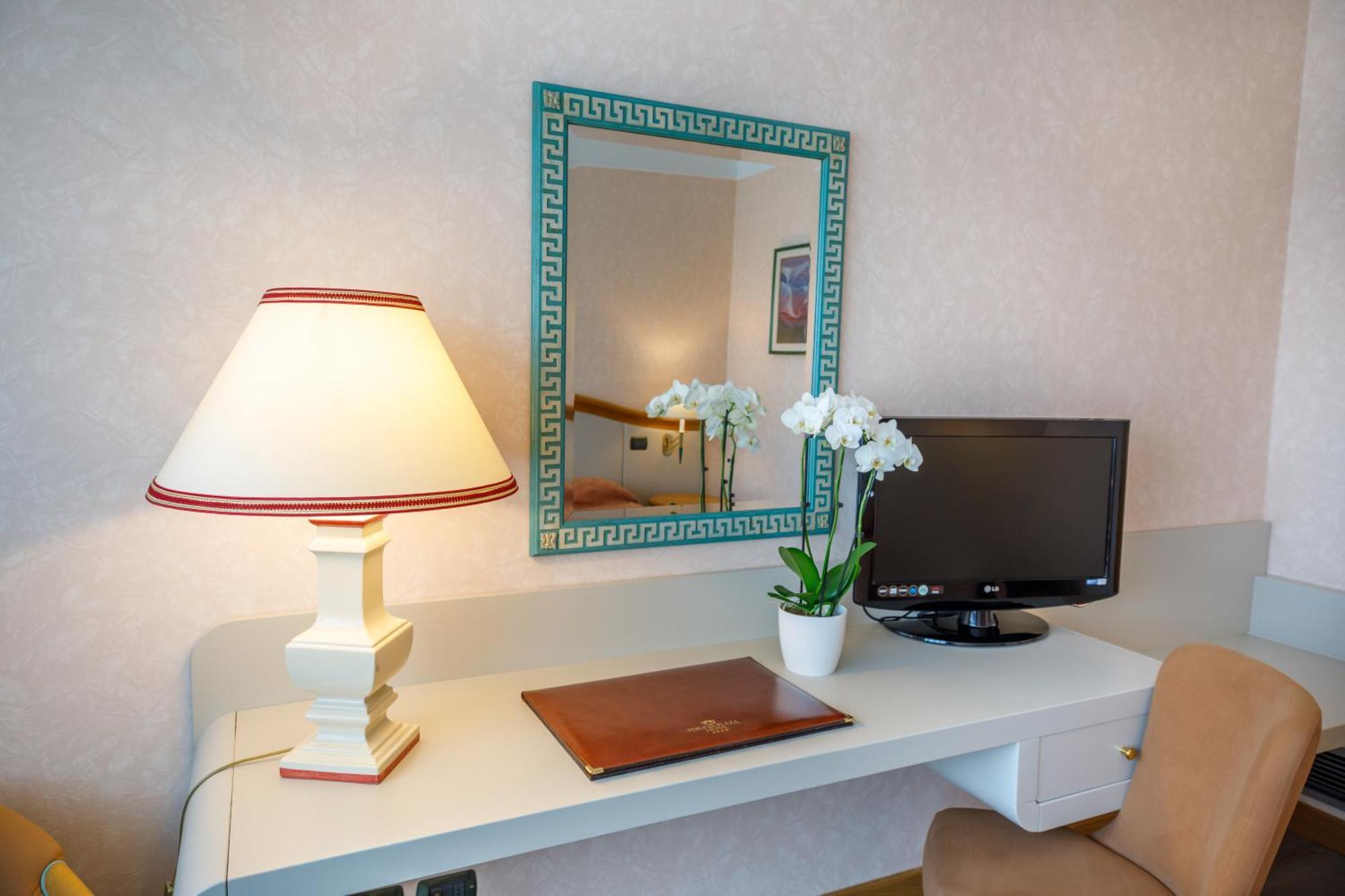 Perugia Plaza Hotel Esterno foto